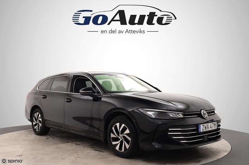Svart Begagnad 2024 VW Passat Kombi | 338 500 kr (Marknadspris) - Bild 1/3