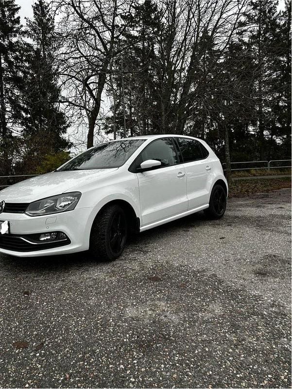 Begagnad 2016 VW Polo Halvkombi | 89 000 kr (Marknadspris) - Bild 1/4