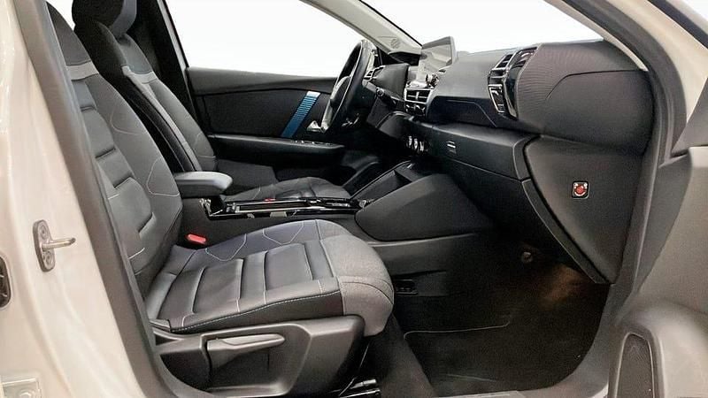 Begagnad Citroën e-C4 100 kW (136 HK) 2022 Vit Halvkombi