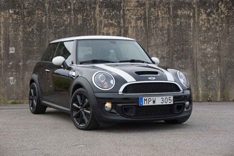 Svart Begagnad 2013 Mini Cooper S Chili Halvkombi | 105 000 kr (Marknadspris) - Bild 1/4