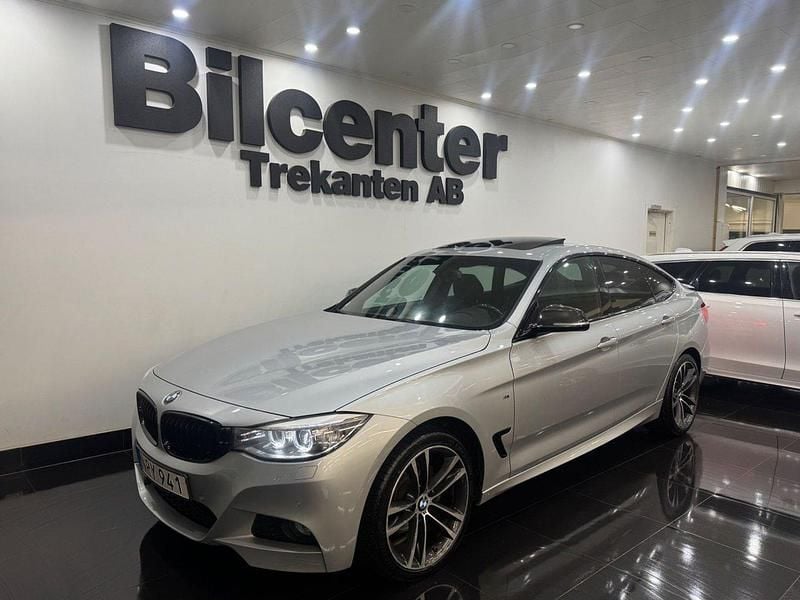 Silver Begagnad 2015 BMW 320 Gran Turismo M Sport Halvkombi | 189 900 kr (Dyr) - Bild 1/4