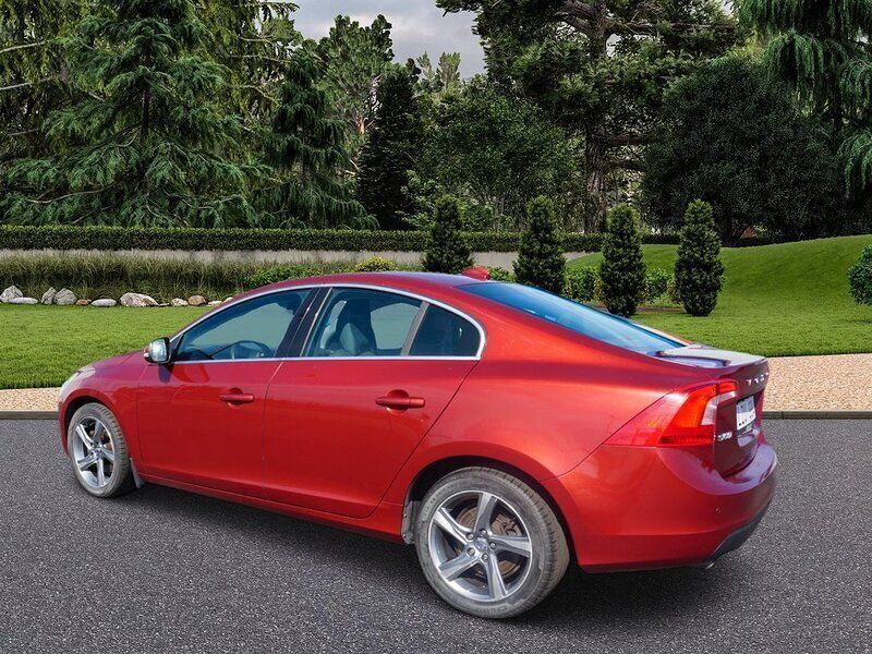 Begagnad Volvo S60 Momentum 150 HK (110 kW) 2011 Röd Sedan