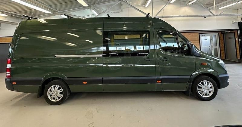 Grön (olivgrön) Begagnad 2018 Mercedes Sprinter Van | 315 000 kr - Bild 1/4
