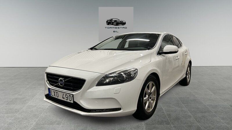 Vit Begagnad 2013 Volvo V40 Momentum Kombi | 109 900 kr (Marknadspris) - Bild 1/4