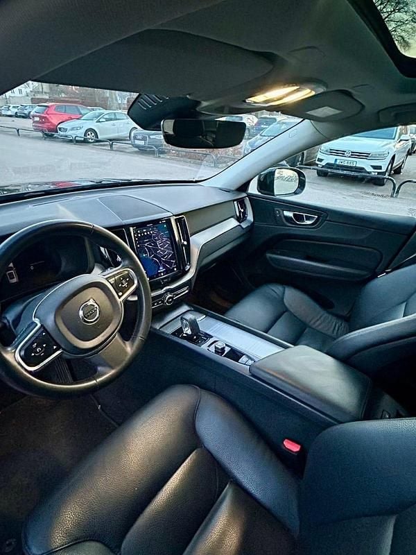 Begagnad Volvo XC60 350 HK (257 kW) 2023 SUV