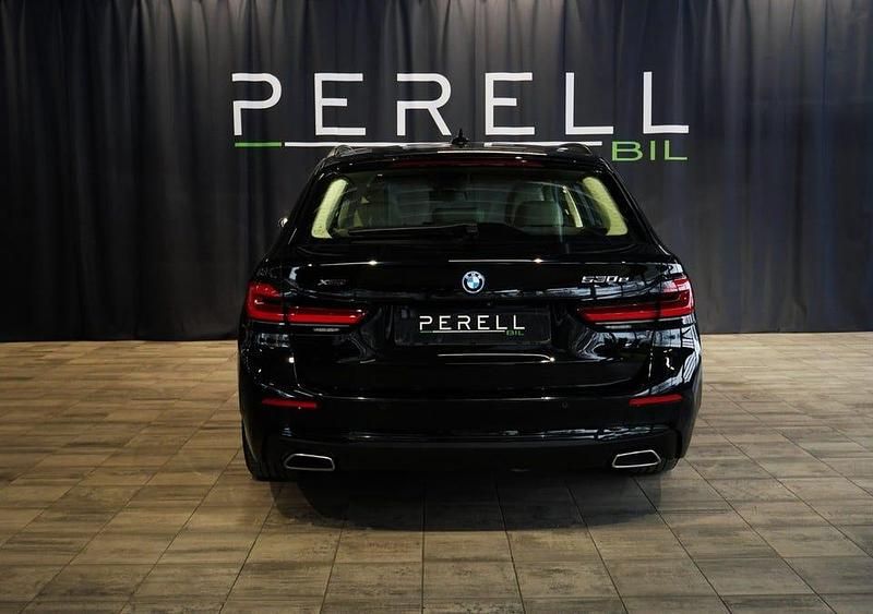 Begagnad BMW 530 292 HK (214 kW) 2022 Svart Kombi