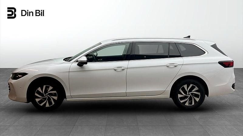 Begagnad VW Passat Business 150 HK (110 kW) 2024 Pure white Kombi