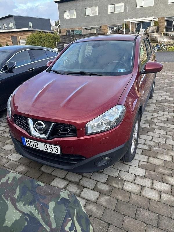 Röd Begagnad 2012 Nissan Qashqai SUV | 59 000 kr (Superpris) - Bild 1/4