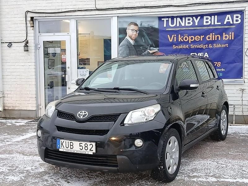 Svart Begagnad 2010 Toyota Urban Cruiser Halvkombi | 34 900 kr (Marknadspris) - Bild 1/4