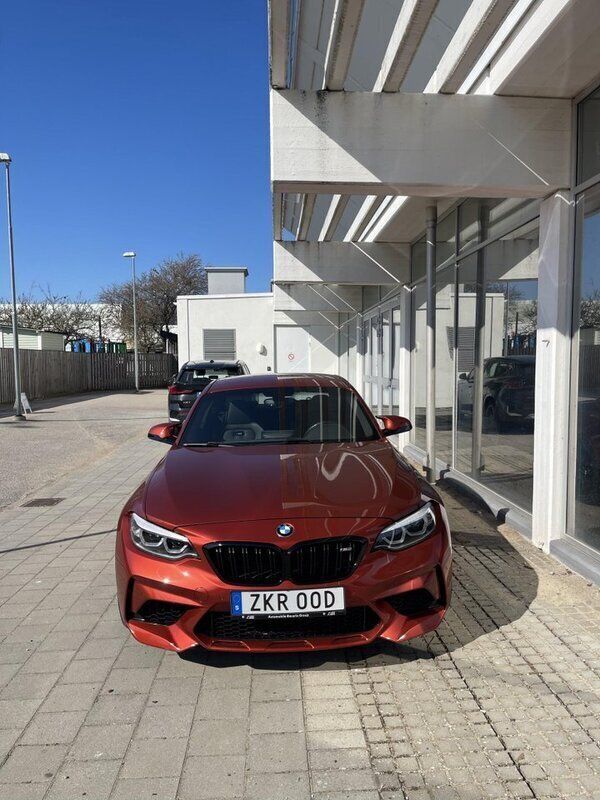 Orange Begagnad 2019 BMW M2 Competition Edition Sportkupé | 489 000 kr - Bild 1/4
