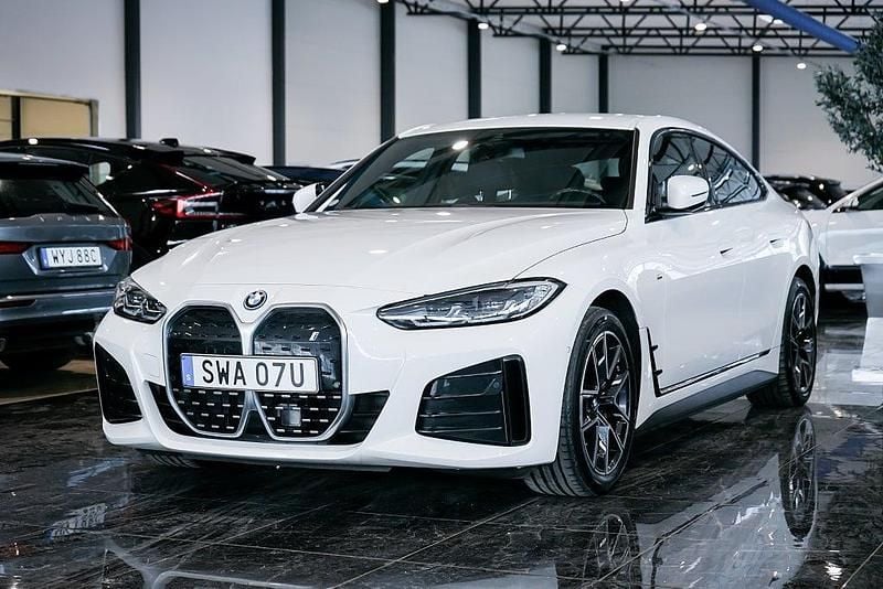 Begagnad BMW i4 M Sport 250 kW (340 HK) 2022 Vit Sedan