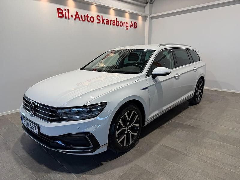 Begagnad VW Passat GTE 218 HK (160 kW) 2020 Vit Kombi
