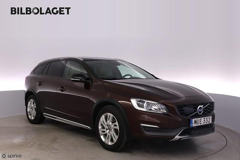 Brun Begagnad 2015 Volvo V60 CC Business Edition Kombi | 149 800 kr (Lite dyr) - Bild 1/4