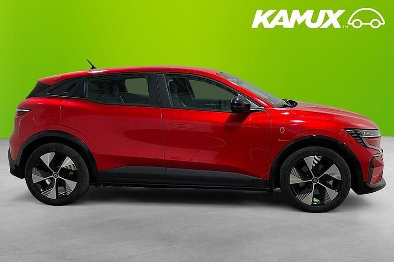 Begagnad Renault Mégane IV Equilibre 96 kW (131 HK) 2023 Röd