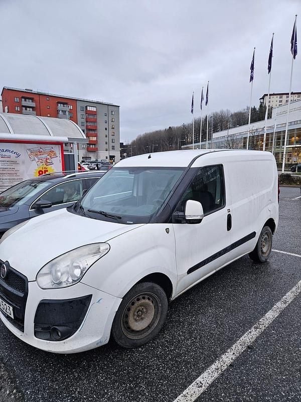 Begagnad 2015 Fiat Doblò Minibuss | 25 000 kr (Marknadspris) - Bild 1/4