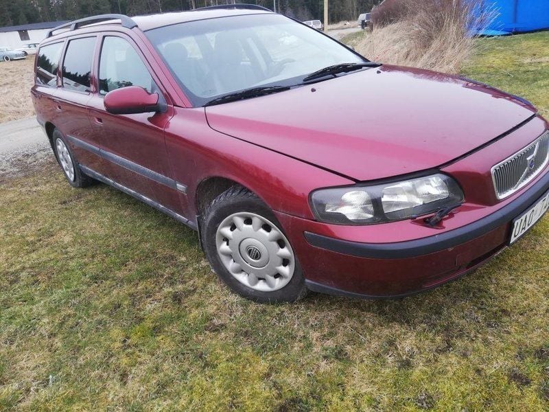 Såld Volvo V70 , begagnad 2003, 30 000 mil i Lindesberg