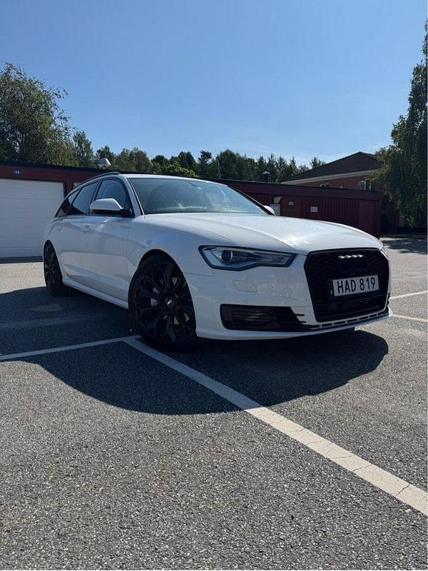 Vit Begagnad 2016 Audi A6 Ambition Kombi | 209 000 kr (Marknadspris) - Bild 1/4