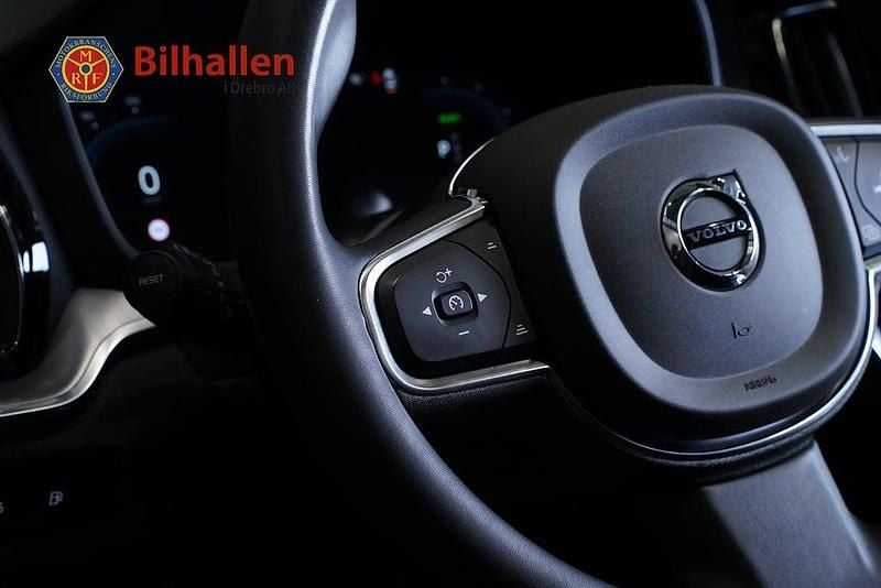 Begagnad Volvo V60 Core 253 HK (186 kW) 2022 Svart Kombi