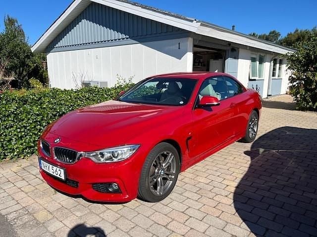 Röd Begagnad 2016 BMW 430 Cabriolet M Sport Cab | 295 000 kr (Marknadspris) - Bild 1/4