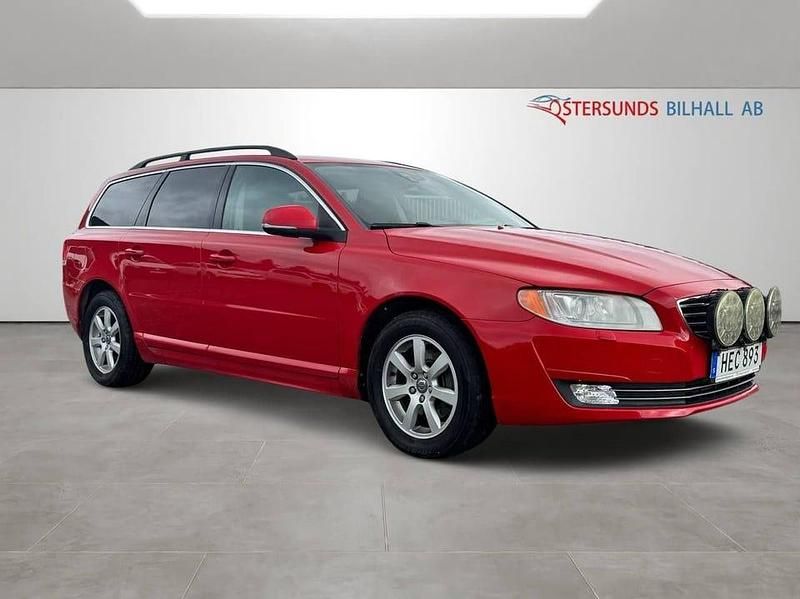 Röd Begagnad 2014 Volvo V70 Momentum Kombi | 89 900 kr (Bra pris) - Bild 1/4