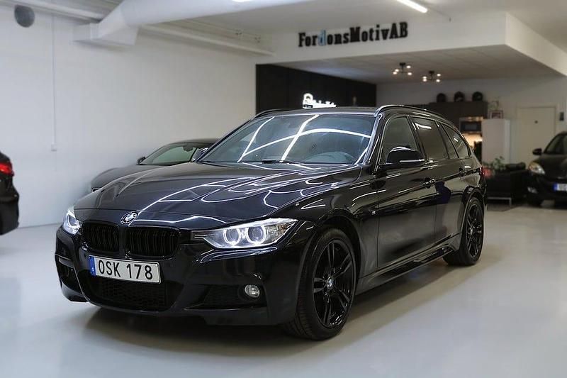Svart Begagnad 2015 BMW 320 M Sport Kombi | 189 900 kr (Lite dyr) - Bild 1/4