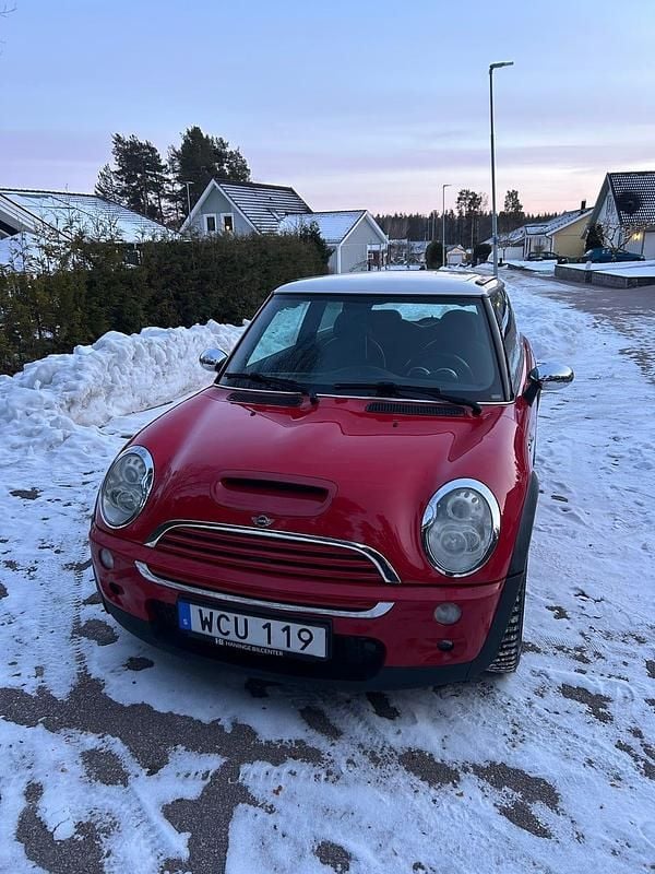 Begagnad Mini Cooper S 170 HK (125 kW) 2005 Halvkombi
