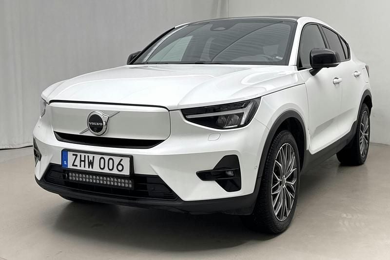 Vit Begagnad 2023 Volvo C40 Ultimate SUV | 330 000 kr (Superpris) - Bild 1/4