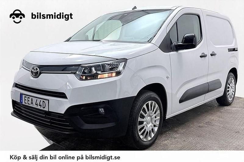Vit Begagnad 2024 Toyota Proace City City Minibuss | 224 800 kr (Bra pris) - Bild 1/3