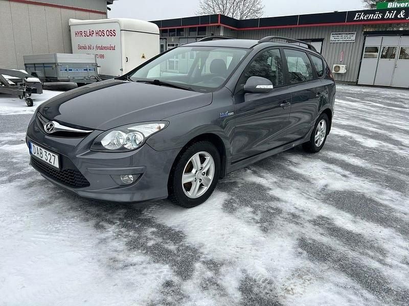Begagnad Hyundai i30 116 HK (85 kW) 2011 Grå Kombi