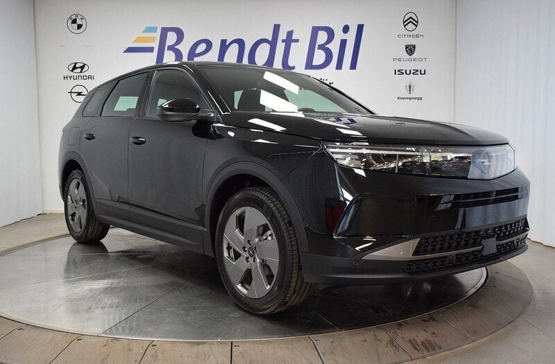 Svart Ny 2025 Opel Grandland X SUV | 378 400 kr (Superpris) - Bild 1/4