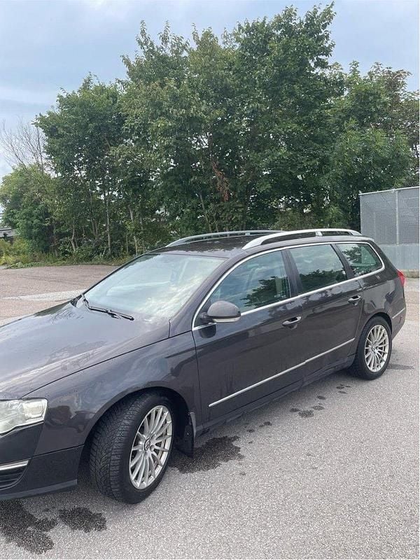 Brun Begagnad 2006 VW Passat Kombi | 21 500 kr (Bra pris) - Bild 1/4