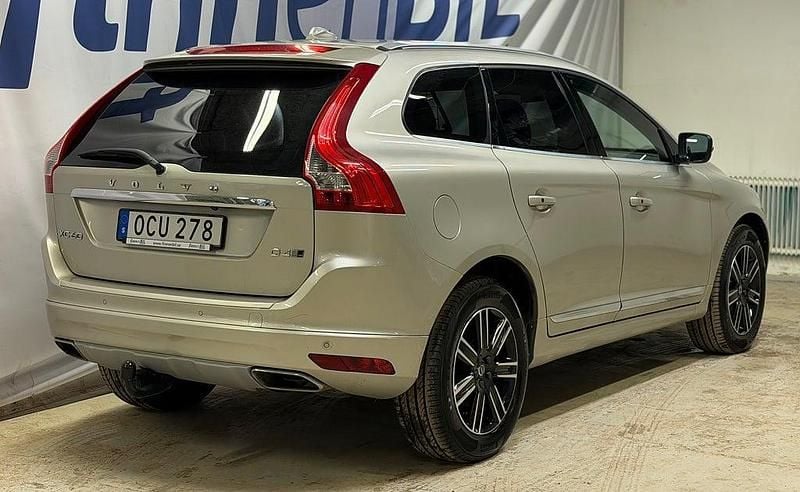 Begagnad Volvo XC60 Standard 190 HK (139 kW) 2016 Ljusbrun SUV