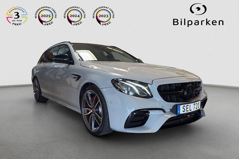 Grå Begagnad 2017 Mercedes E220 AMG Kombi | 279 990 kr (Dyr) - Bild 1/4