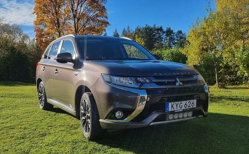 Begagnad 2016 Mitsubishi Outlander SUV | 85 000 kr (Marknadspris) - Bild 1/4
