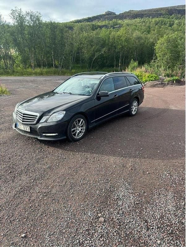 Svart Begagnad 2013 Mercedes E250 Kombi | 135 000 kr (Bra pris) - Bild 1/4