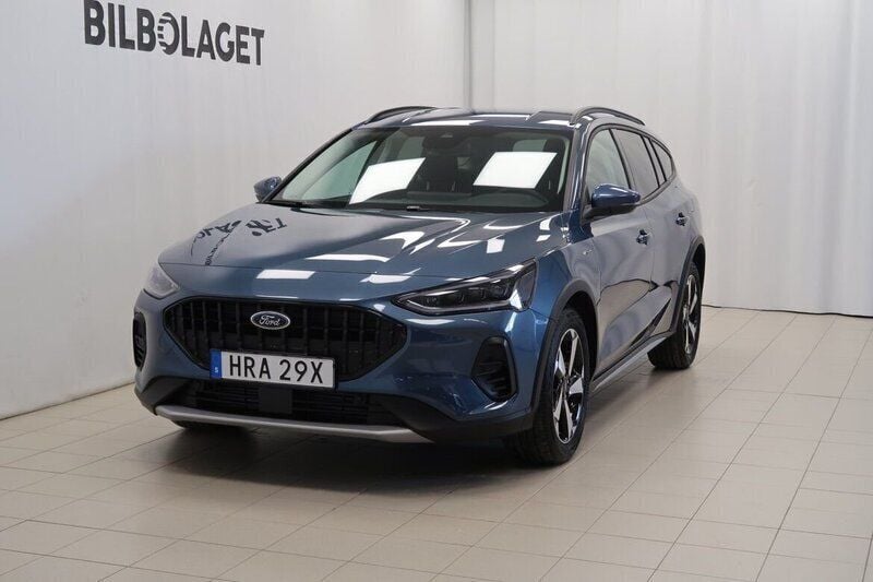 Blå Begagnad 2023 Ford Focus Active Kombi | 319 500 kr (Dyr) - Bild 1/4