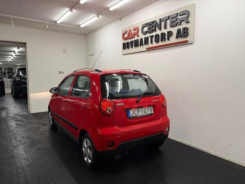Begagnad Chevrolet Matiz 52 HK (38 kW) 2008 Röd Halvkombi