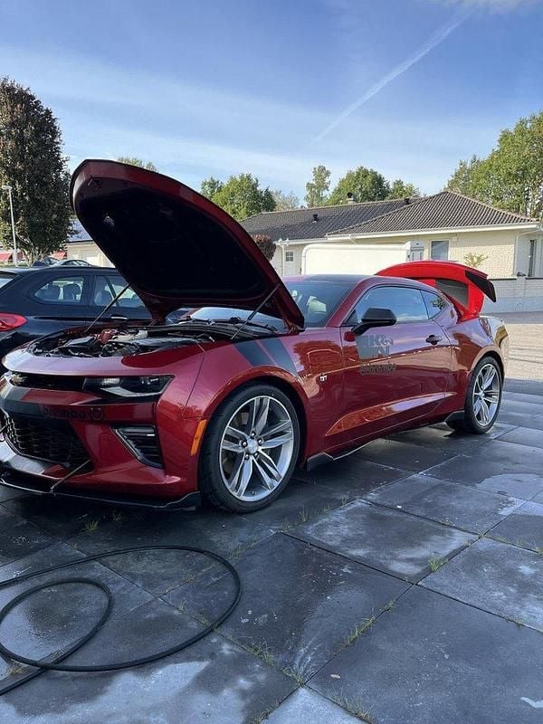 Röd Begagnad 2017 Chevrolet Camaro SS Sportkupé | 329 000 kr - Bild 1/4