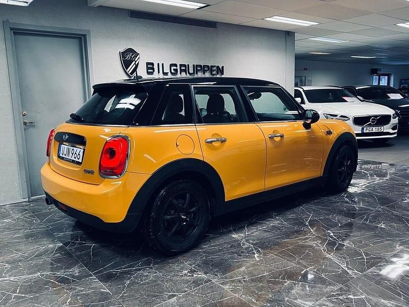 Begagnad Mini Cooper Hatch 136 HK (100 kW) 2016 Orange Halvkombi