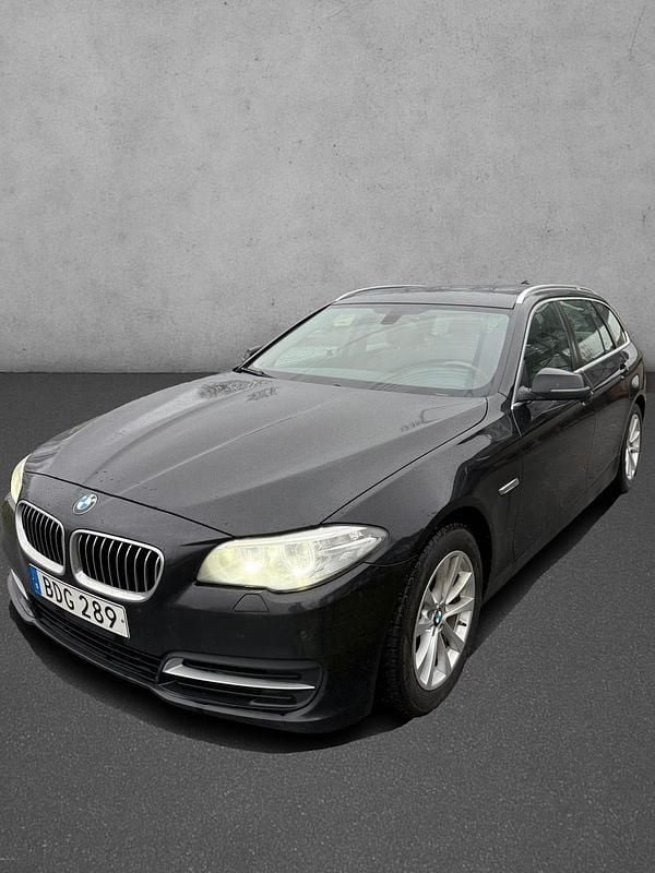 Begagnad 2014 BMW 520 Kombi | 114 500 kr (Bra pris) - Bild 1/4