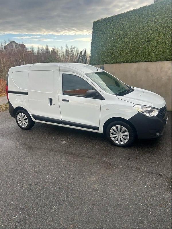 Begagnad 2018 Dacia Dokker Express Van | 66 000 kr (Marknadspris) - Bild 1/3