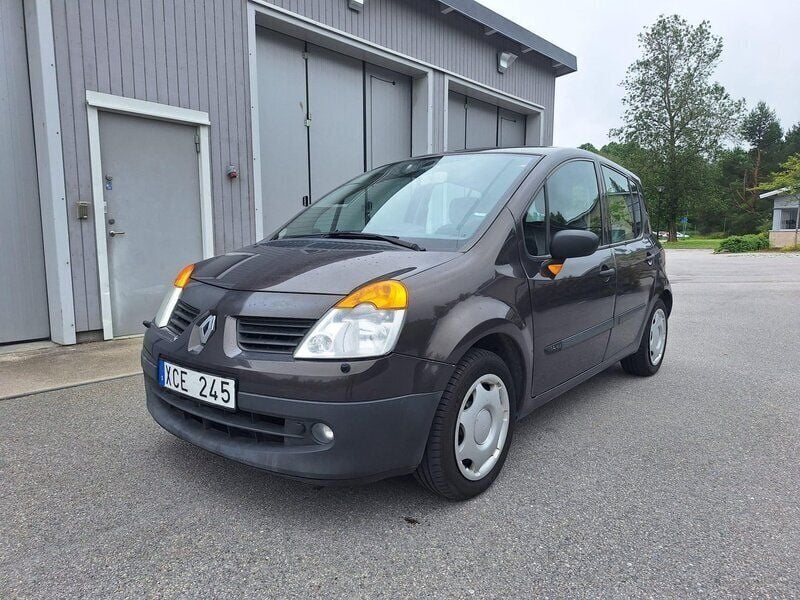 Brun Begagnad 2006 Renault Modus Minibuss | 18 500 kr (Marknadspris) - Bild 1/4