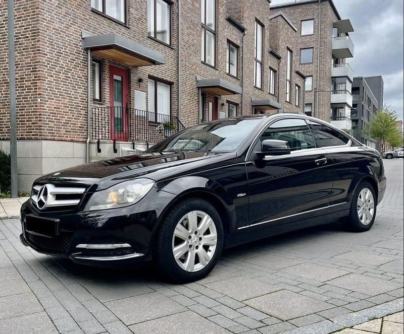 Begagnad Mercedes CLA200 174 HK (127 kW) 2012 Svart Sportkupé