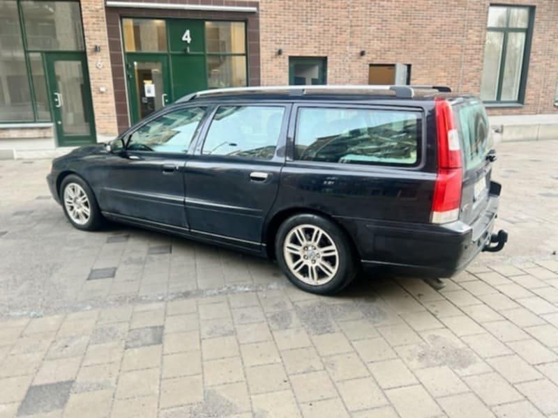 Svart Begagnad 2007 Volvo V70 Momentum Kombi | 23 000 kr (Bra pris) - Bild 1/3