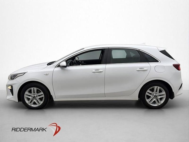 Begagnad Kia Ceed 120 HK (88 kW) 2019 Vit Halvkombi