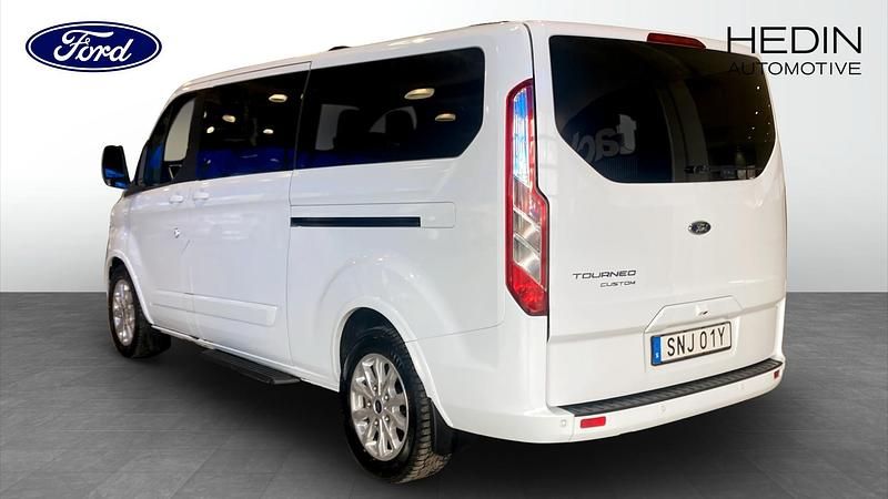 Begagnad Ford Tourneo Custom Titanium 170 HK (125 kW) 2023 Frozen white Van