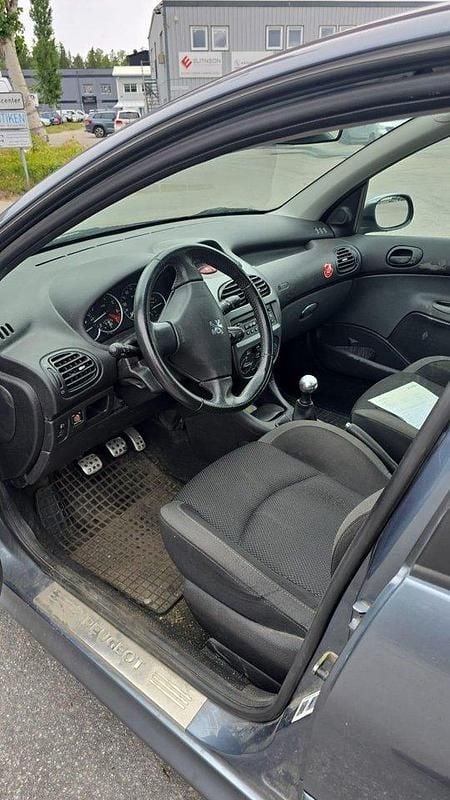 Grå Begagnad 2006 Peugeot 206 Halvkombi | 16 000 kr (Bra pris) - Bild 1/4