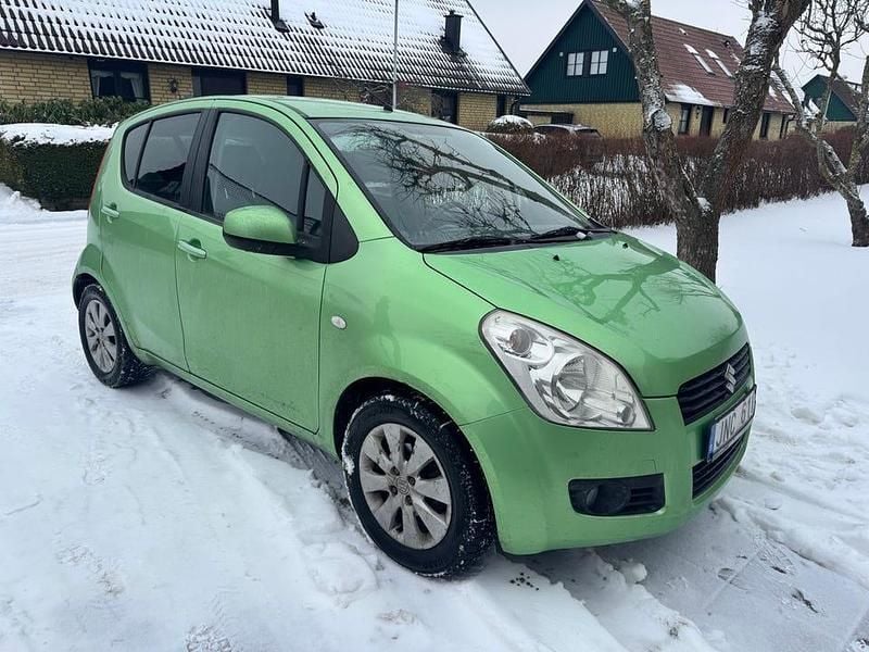 Begagnad Suzuki Splash 65 HK (47 kW) 2009 Halvkombi