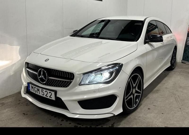 Vit Begagnad 2016 Mercedes CLA220 Shooting Brake AMG Kombi | 179 000 kr (Bra pris) - Bild 1/4