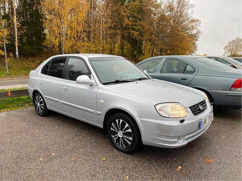 Begagnad 2005 Hyundai Accent Halvkombi | 29 000 kr - Bild 1/4
